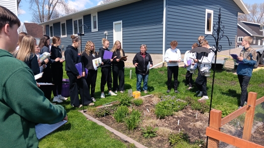 students learning about pollinators 